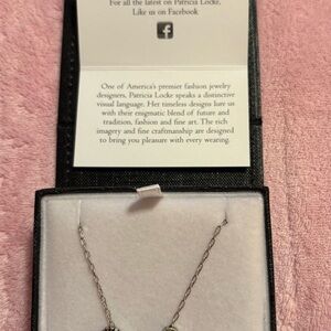 Elegant Silver Necklace with Dainty Pendant